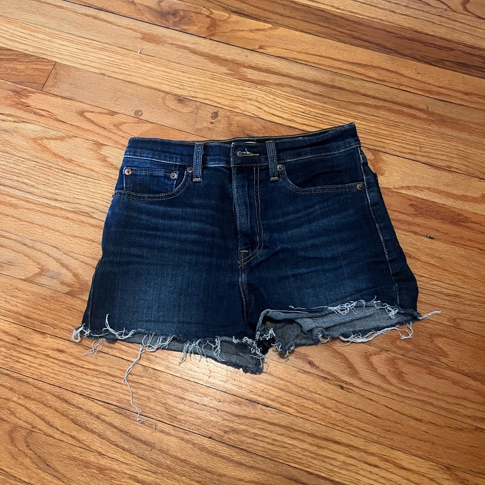 Levi’s High Rise Shorts - Picture 3 of 6